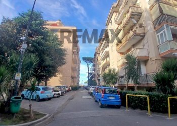 Edificio all\'aperto - Quadrilocale Via Emilio Scaglione
 
20, Napoli - foto 58