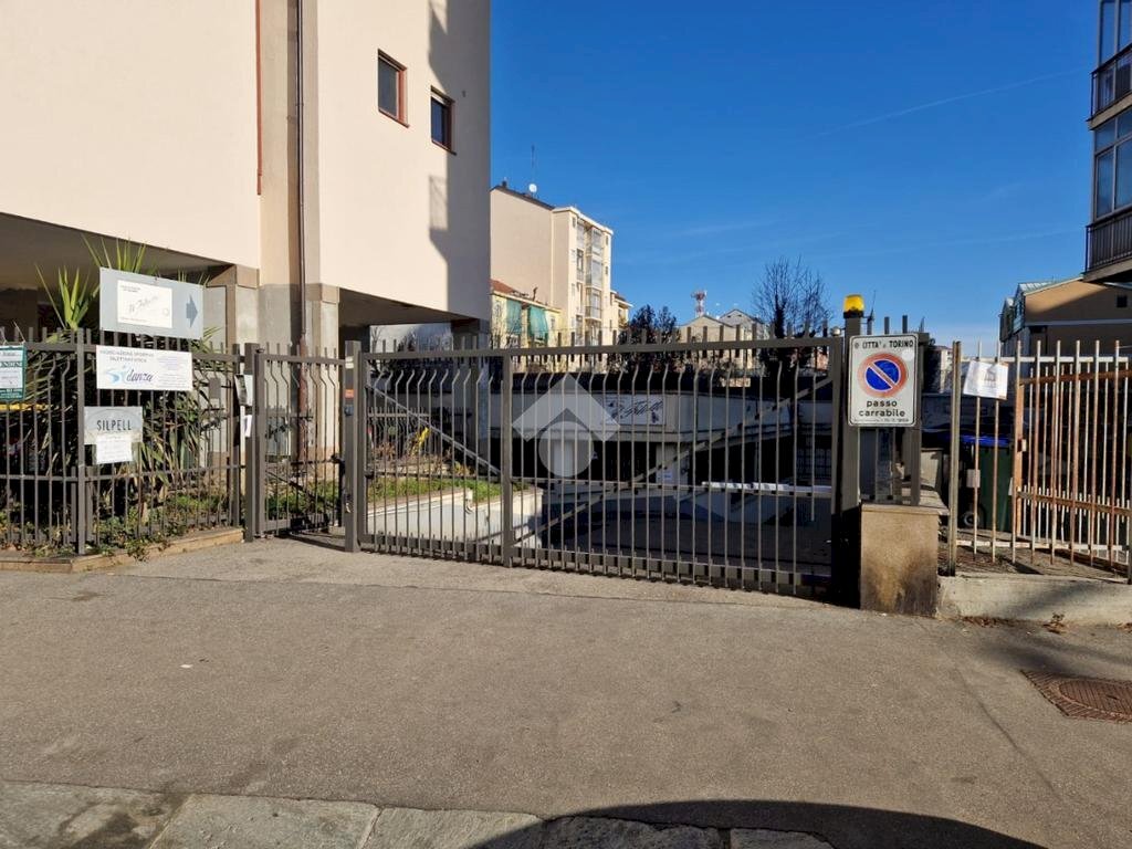 Box Corso Tazzoli, Torino (zona Centro Europa) - foto 1