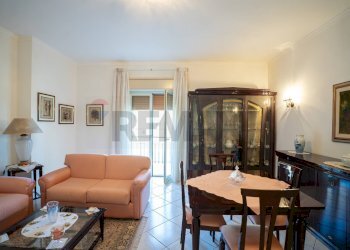 Sala da pranzo - Appartamento Via Finocchiari
 
143, Aci Catena - foto 3