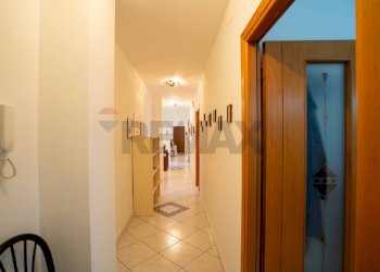 Hall / corridoio - Appartamento Via Finocchiari
 
143, Aci Catena - foto 22