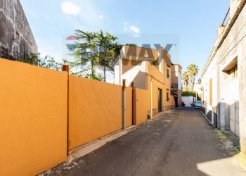 Edificio all\'aperto - Villa via mammani
 
3, Mascalucia - foto 1