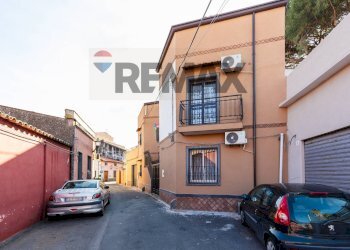 Edificio all\'aperto - Villa via mammani
 
3, Mascalucia - foto 4