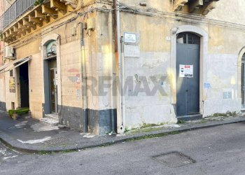Edificio all\'aperto - Negozio Via Duca Degli Abruzzi
 
97, Catania - foto 2