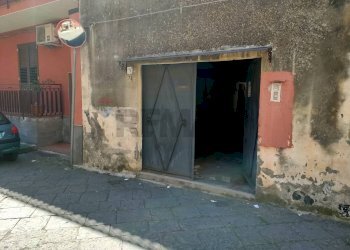 Edificio all\'aperto - Casa indipendente Via Guglielmo Marconi
 
76, Aci Catena - foto 2