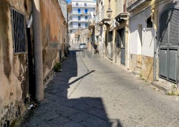 Edificio all\'aperto - Casa indipendente Via Guglielmo Marconi
 
76, Aci Catena - foto 3