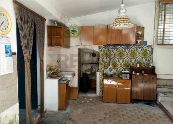 Cucina - Casa indipendente Via Guglielmo Marconi
 
76, Aci Catena - foto 11