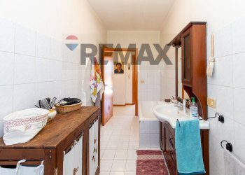 Bagno - Appartamento Via Santi Bonaccorsi
 
6, Aci Catena - foto 21