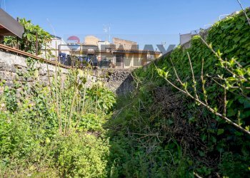 Giardino - Casa indipendente Via Consolazione
 
94, Catania - foto 11