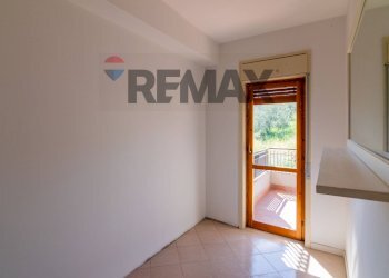 Stanza vuota - Quadrilocale Via San Gregorio
 
75, Aci Castello - foto 12