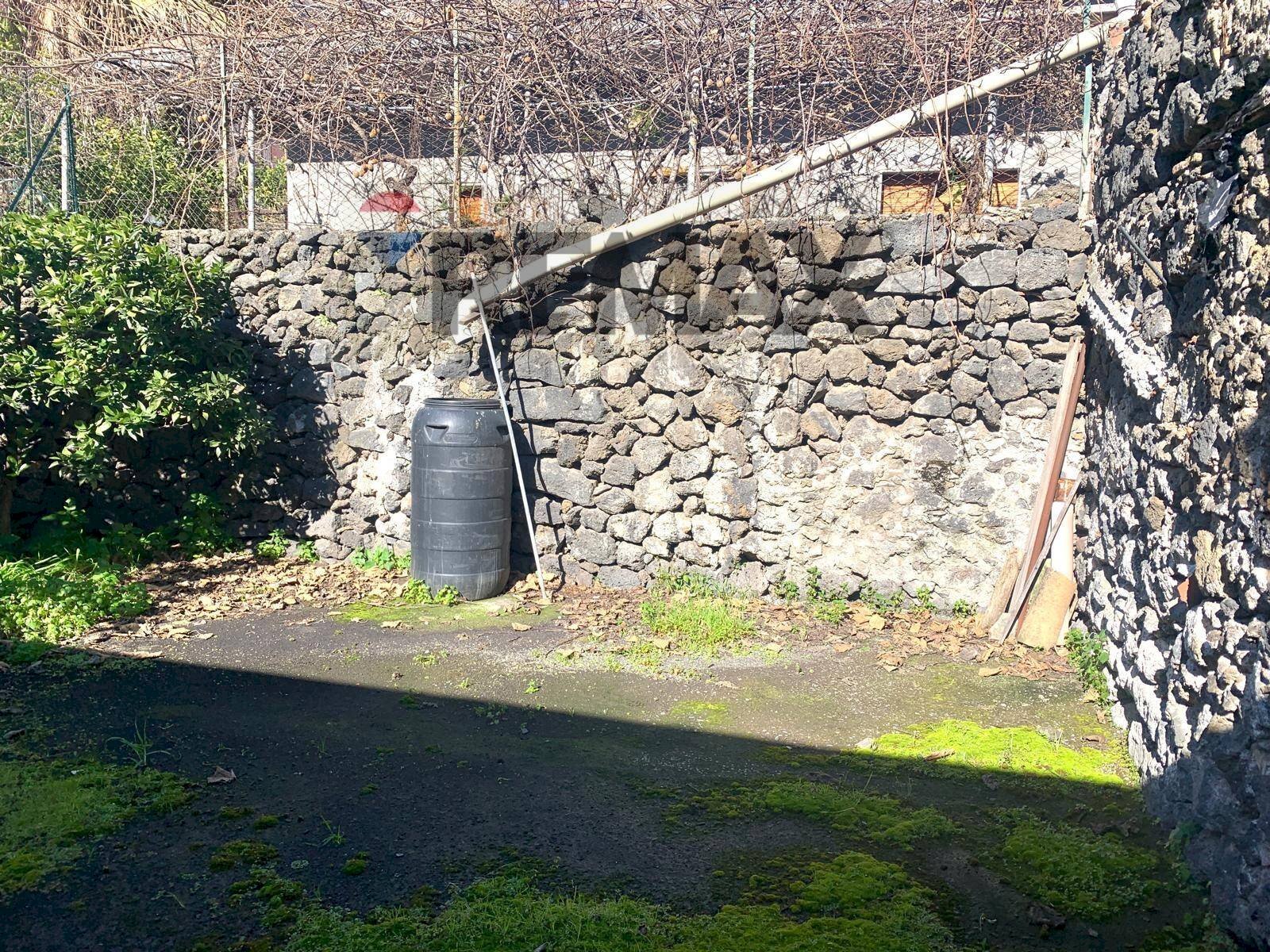 Giardino - Casa indipendente Via III retta levante
 
229, Belpasso - foto 2