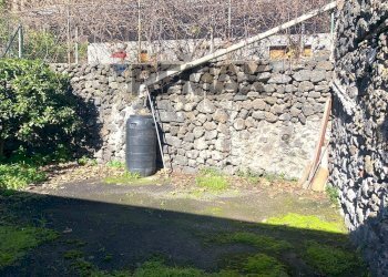 Giardino - Casa indipendente Via III retta levante
 
229, Belpasso - foto 2