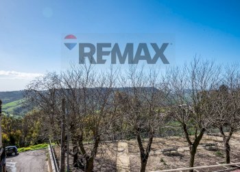 Vista delle montagne - Bilocale Via Stazione Isolamento
 
152/B, Caltagirone - foto 3