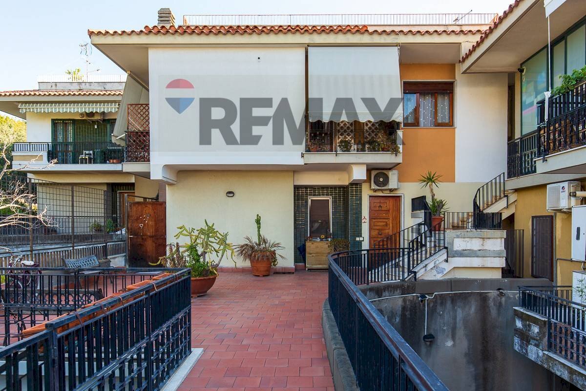 Casa all\'aperto - Three-room apartment Via Giacinta Pezzana
23, Aci Castello - photo 2