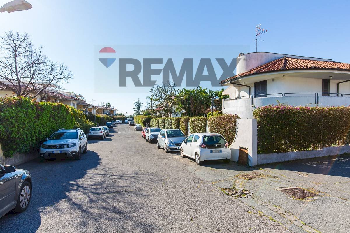 Casa all\'aperto - Three-room apartment Via Giacinta Pezzana
23, Aci Castello - photo 3