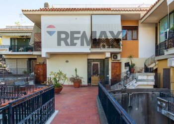 Casa all\'aperto - Three-room apartment Via Giacinta Pezzana
 
23, Aci Castello - photo 2