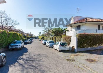 Casa all\'aperto - Three-room apartment Via Giacinta Pezzana
 
23, Aci Castello - photo 3