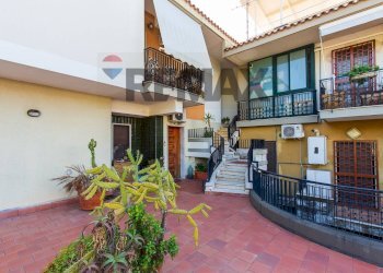 Terrazza - Three-room apartment Via Giacinta Pezzana
 
23, Aci Castello - photo 5