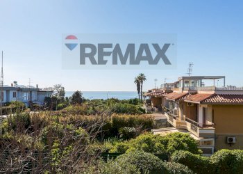 Edificio all\'aperto - Three-room apartment Via Giacinta Pezzana
 
23, Aci Castello - photo 9