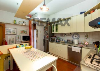 Cucina - Three-room apartment Via Giacinta Pezzana
 
23, Aci Castello - photo 15