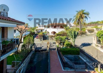 Edificio all\'aperto - Three-room apartment Via Giacinta Pezzana
 
23, Aci Castello - photo 23