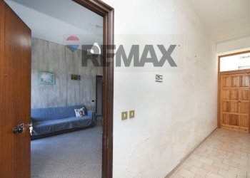 Hall / corridoio - Trilocale Viale Immacolata
 
32, Riposto - foto 22