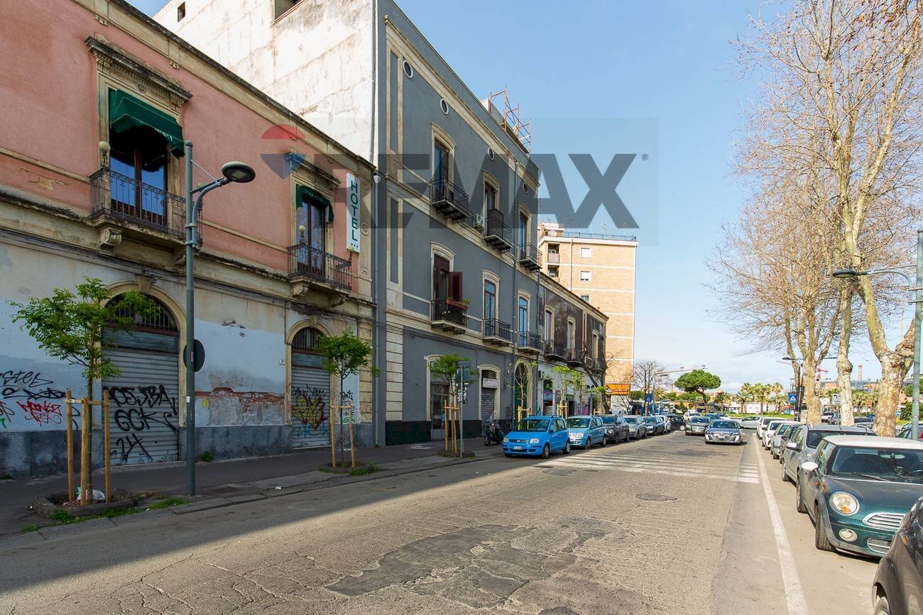 Edificio all\'aperto - Trilocale Via VI Aprile
 
81, Catania - foto 2