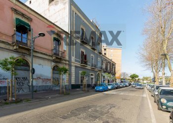 Edificio all\'aperto - Trilocale Via VI Aprile
 
81, Catania - foto 2