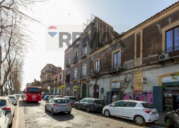 Edificio all\'aperto - Trilocale Via VI Aprile
 
81, Catania - foto 3