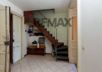 Scale - Trilocale Via VI Aprile
 
81, Catania - foto 9