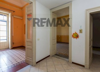 Hall / corridoio - Trilocale Via VI Aprile
 
81, Catania - foto 10