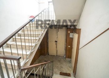 Scale - Three-room apartment Via Domenico Tempio
 
30, Catania - photo 3