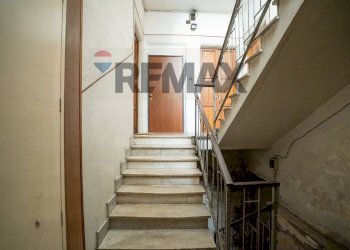 Scale - Three-room apartment Via Domenico Tempio
 
30, Catania - photo 4