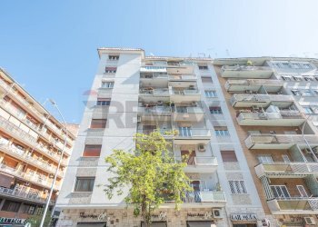 Edificio all\'aperto - Appartamento via Rocca Priora
 
77, Roma - foto 1