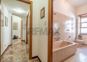 Bagno - Appartamento via Rocca Priora
 
77, Roma - foto 5