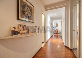 Hall / corridoio - Appartamento via Rocca Priora
 
77, Roma - foto 15