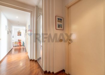 Hall / corridoio - Appartamento via Rocca Priora
 
77, Roma - foto 36