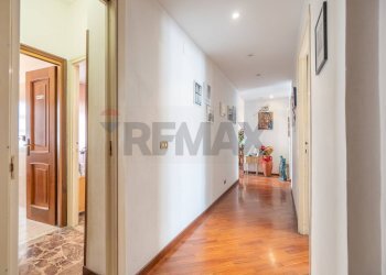 Hall / corridoio - Appartamento via Rocca Priora
 
77, Roma - foto 37