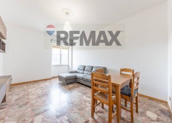 Sala da pranzo - Quadrilocale Via della Libertà
 
109, Castel Madama - foto 5