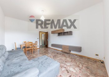 Sala da pranzo - Quadrilocale Via della Libertà
 
109, Castel Madama - foto 7