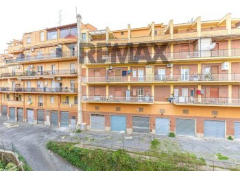 Edificio all\'aperto - Quadrilocale Via della Libertà
 
109, Castel Madama - foto 11