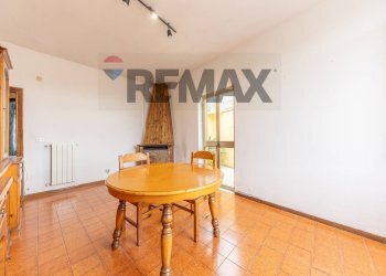 Sala da pranzo - Quadrilocale Via della Libertà
 
109, Castel Madama - foto 23