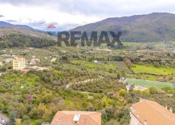 Vista delle montagne - Quadrilocale Via della Libertà
 
109, Castel Madama - foto 29