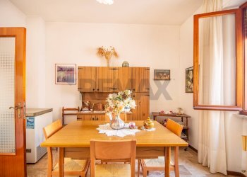 Sala da pranzo - Quadrilocale via umbria
 
7, Cupramontana - foto 9