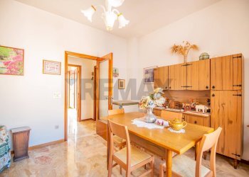 Sala da pranzo - Quadrilocale via umbria
 
7, Cupramontana - foto 10