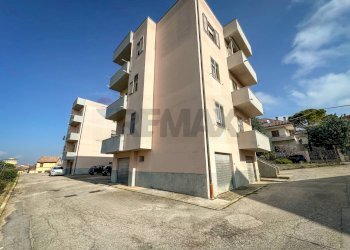 Edificio all\'aperto - Quadrilocale via umbria
 
7, Cupramontana - foto 23