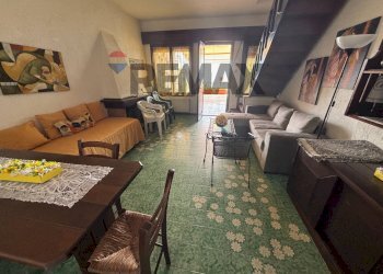 Sala da pranzo - Trilocale Via dei cavalli marini
 
72, Ardea - foto 5