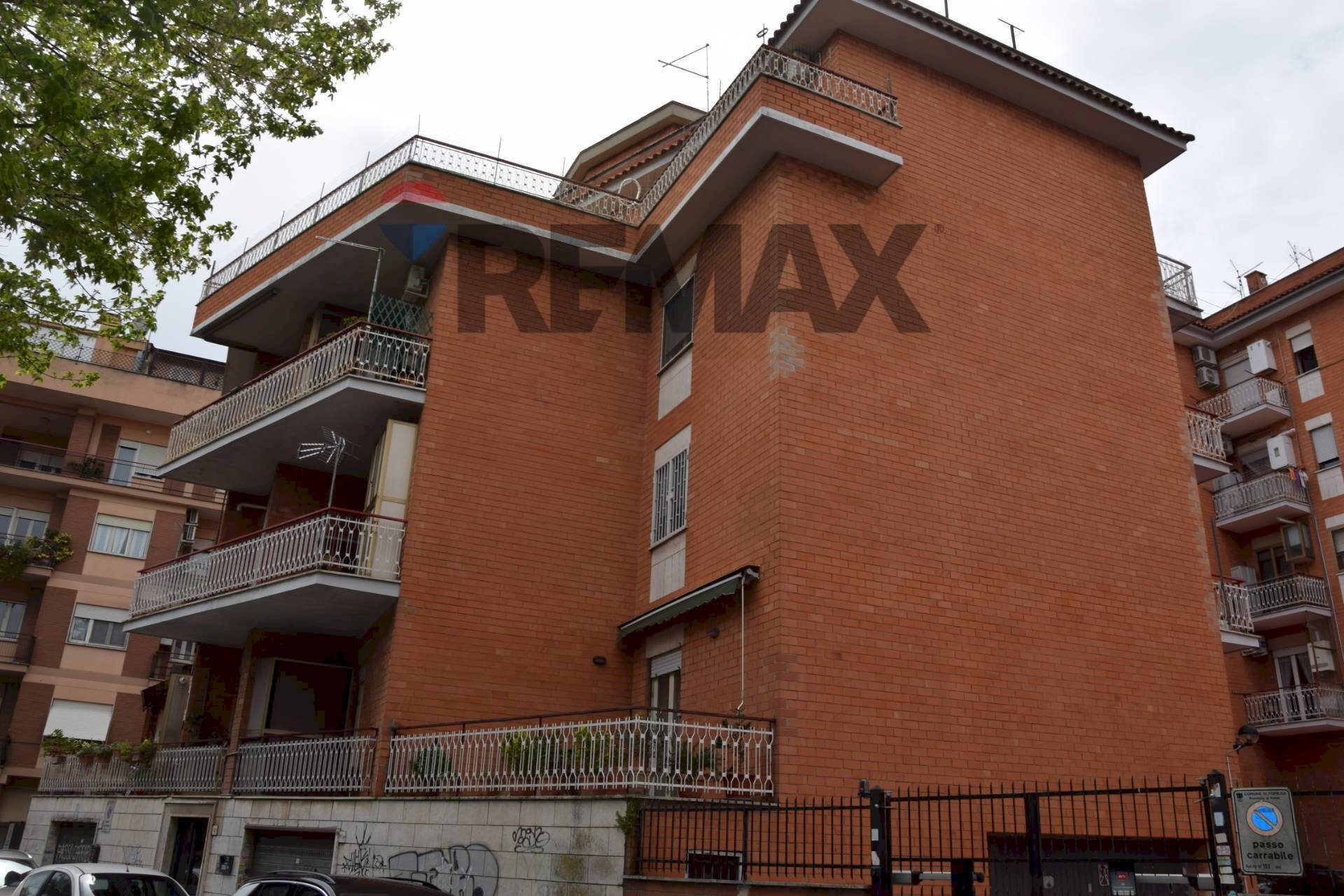 Edificio all\'aperto - Attico Via Boccaccio
 
12, Pomezia - foto 2