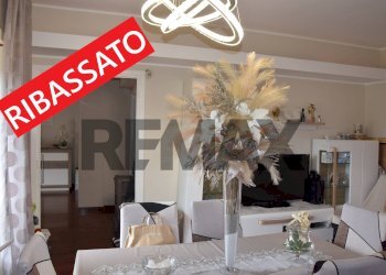 Sala da pranzo - Attic Via Boccaccio
 
12, Pomezia - photo 1