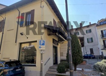 Edificio all\'aperto - Attività Commerciale Piazza Italia
 
1, Veduggio con Colzano - foto 2