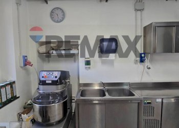 Cucina - Attività Commerciale Piazza Italia
 
1, Veduggio con Colzano - foto 12